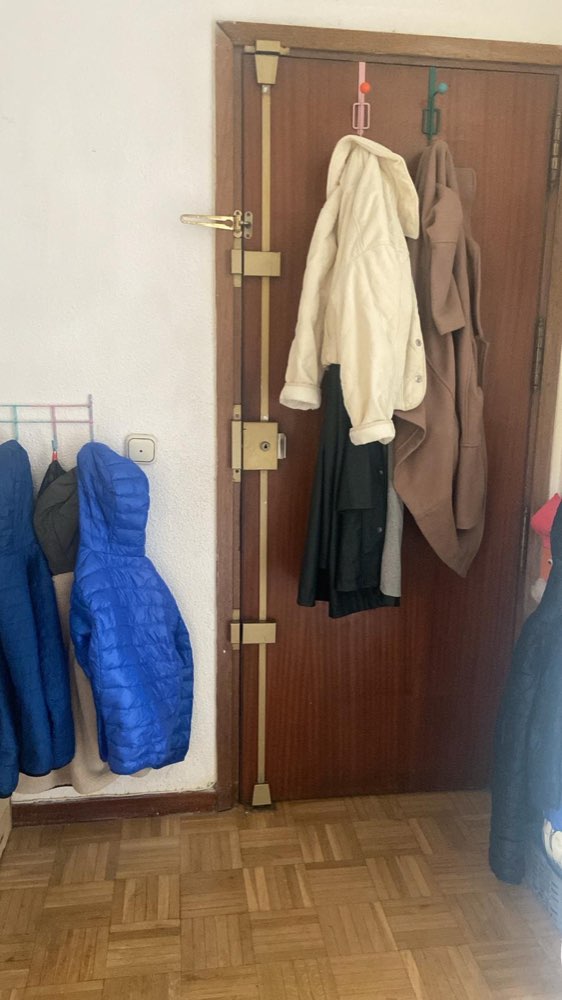 Puerta con cerradura de seguridad multipunto